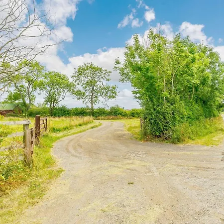 بيت للعطل 1 Bed In Stapleton 88970 Newton Morrell